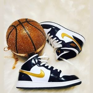 HIGHLY SOUGHT CRYSTAL BASKETBALL PURSE